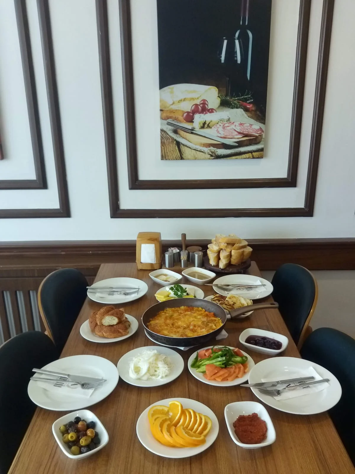 Enjoy your weekend with a buffet breakfast!